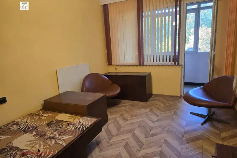 Three-room apartment with 3 terraces in the centre of Shumen
