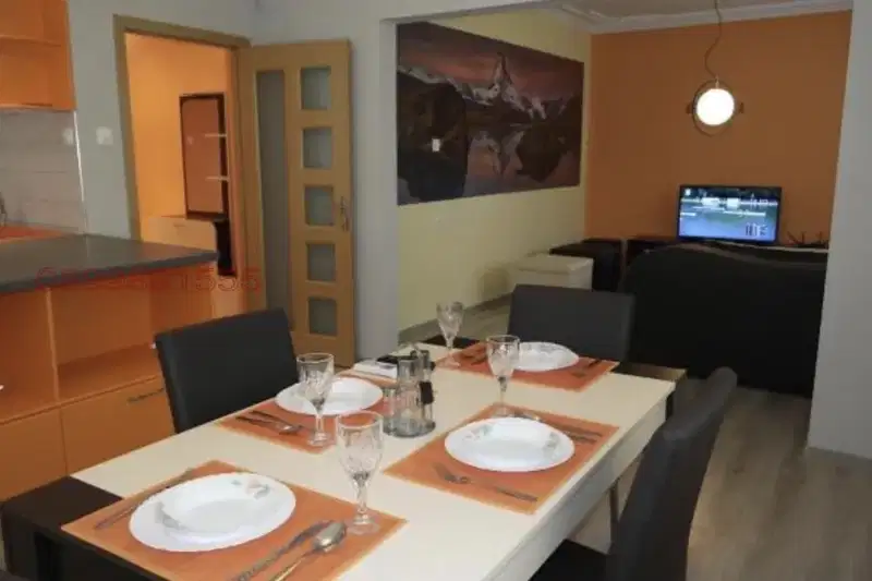 Three-room apartment with parking space in the centre of Shumen