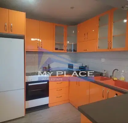 Photo 3 — Three-room apartment with terrace in the centre of Shumen