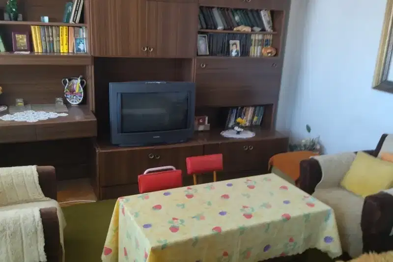 Едностаен апартамент в Добруджански, Шумен с тераса