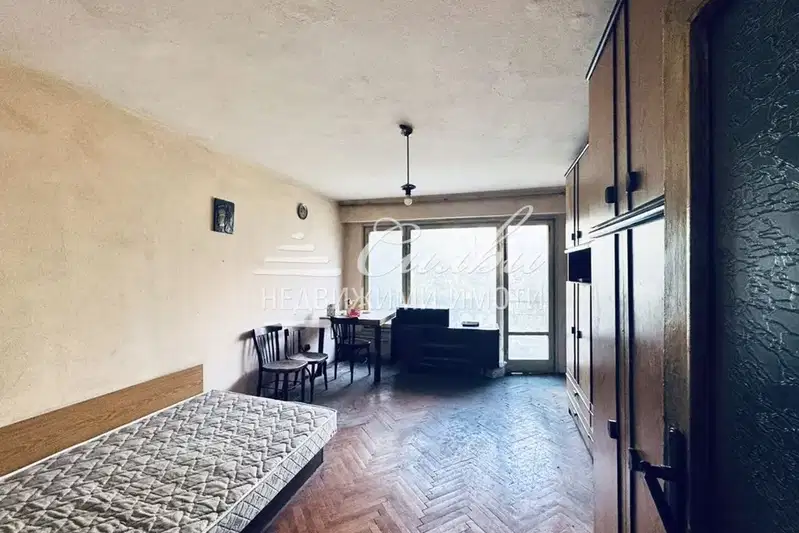 Тристаен апартамент с две тераси в кв. Добруджански, Шумен