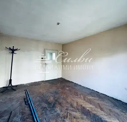Photo 3 — Three-room apartment with two terraces in Dobruzhanski district, Shumen