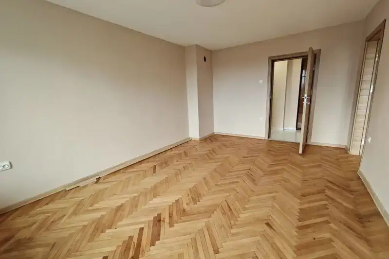 Three-room apartment in Dobrudzanski, Shumen with terrace