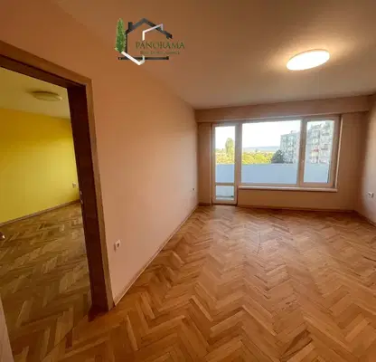 Снимка 3 — Тристаен апартамент с тераса в кв. Добруджански, Шумен