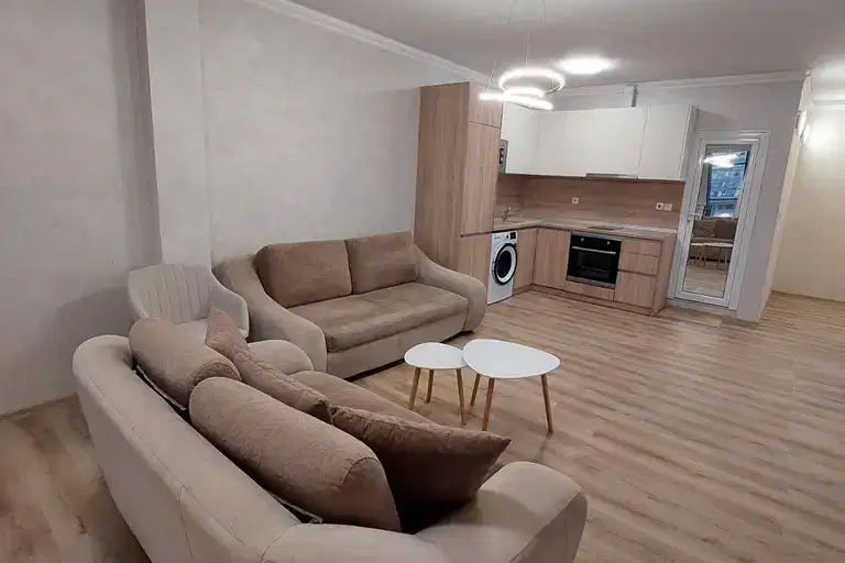 4-bedroom apartment in Shumen, Dobrudjanski