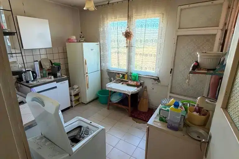4-bedroom apartment in Shumen, Everest