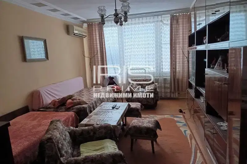 Тристаен апартамент с две тераси в район Херсон, Шумен