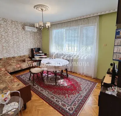 Снимка 4 — Четиристаен апартамент с три тераси в кв. Херсон, Шумен