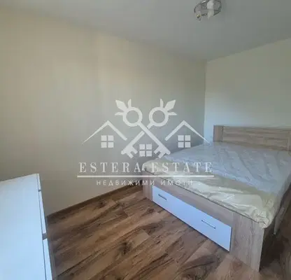 Photo 5 — Three-room apartment in Shumen, Ruski Pametnik area, 5th floor
