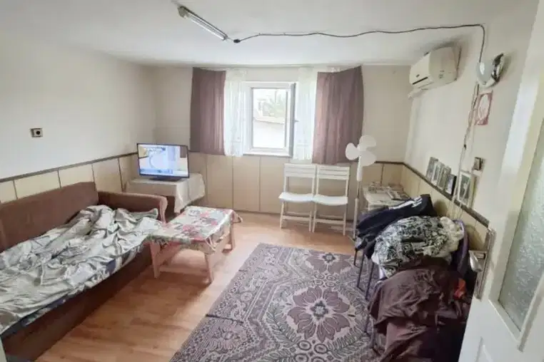 One-room apartment in Shumen, Kurshun cheshma with attic room