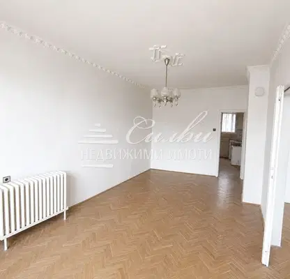 Photo 4 — Four-room apartment with three bedrooms in Shumen, Matematischeska gimnaziya