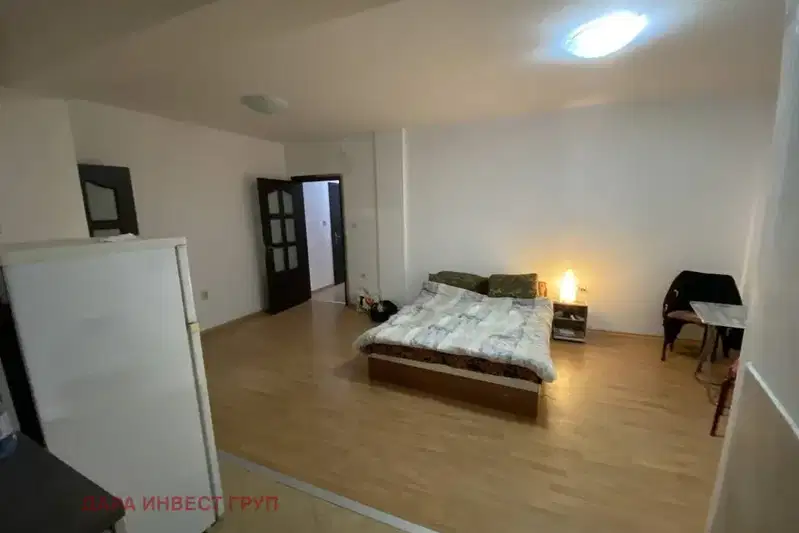 Three-room apartment in Shumen, Pazara district with terrace
