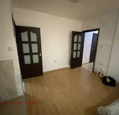 Photo 2 — Three-room apartment in Shumen, Pazara district with terrace