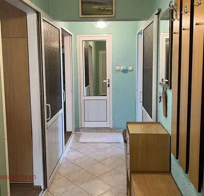 Снимка 5 — Тристаен апартамент в Шумен, Пазара с голяма тераса