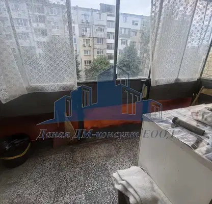 Снимка 2 — Двустаен апартамент в Тракия, Шумен с тераса