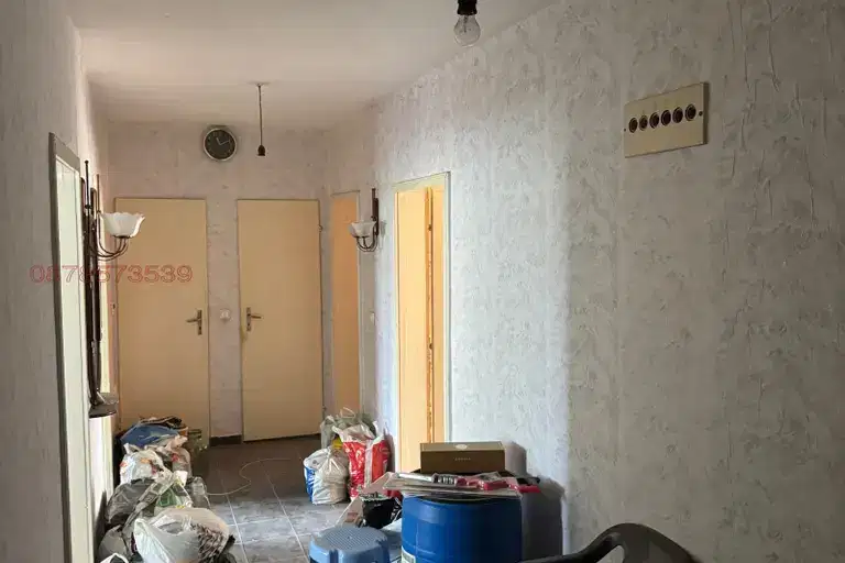 Просторен 4-стаен апартамент в Силистра с две тераси