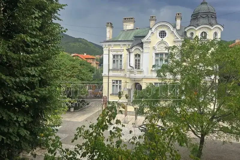 Spacious 3-room apartment in the Center of Sliven with terrace