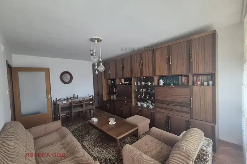 3-bedroom apartment in Sliven, Centyr