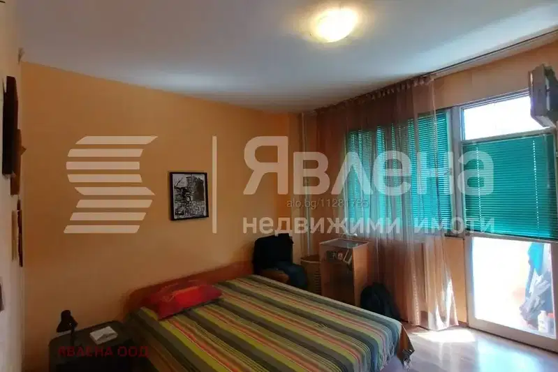 Тристаен апартамент в Център, Сливен с две тераси