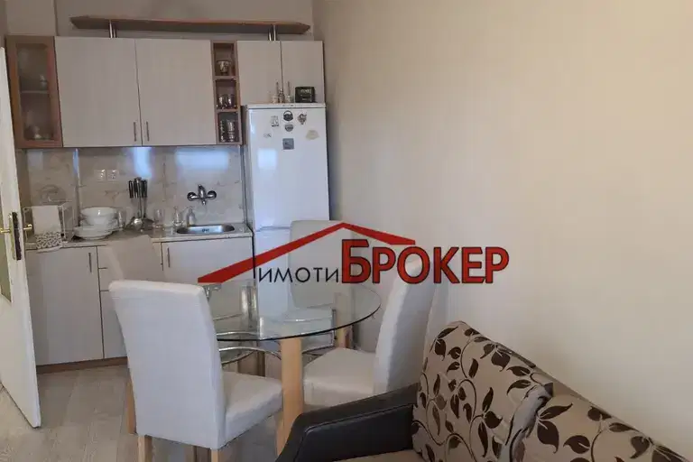 2-bedroom apartment in Sliven, Centyr