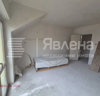 Снимка 2 — Тристаен апартамент в Ново село, Сливен с две тераси