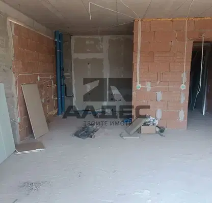 Снимка 3 — Тристаен апартамент 135 кв.м. в Банишора с паркомясто