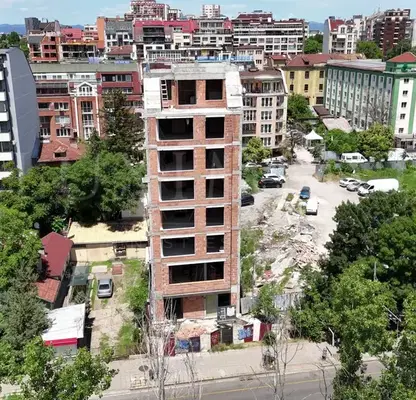 Снимка 3 — Тристаен апартамент в Банишора с тераса и асансьор