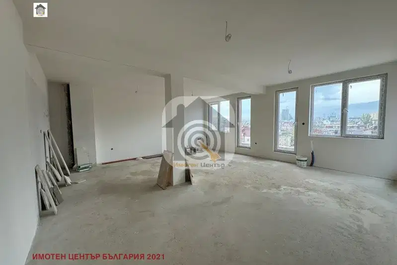 4-bedroom apartment in Sofia, Banishora