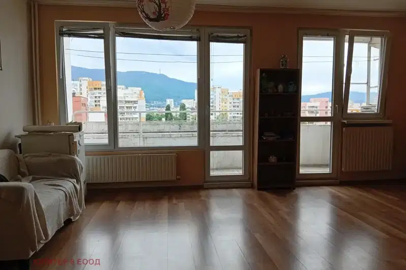 3-bedroom apartment in Sofia, Belite Brezi