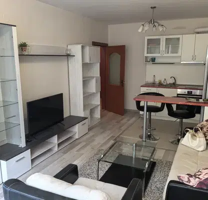 Photo 4 — Two-room apartment in Belite Brezi with balcony and elevator