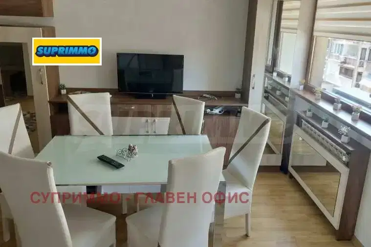 Тристаен апартамент с два балкона в Белите брези, София