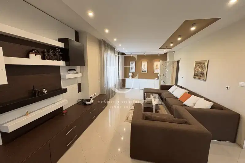 Spacious 4-room apartment in Borovo with three balconies