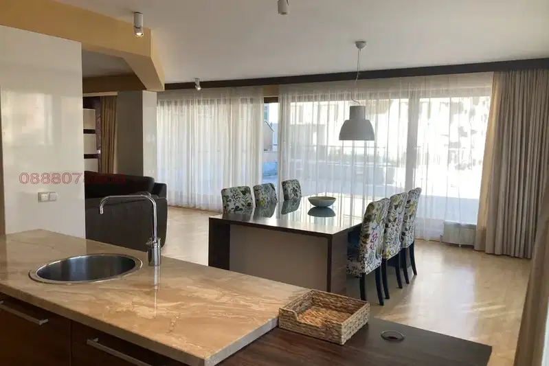 4-bedroom apartment in Sofia, Borovo