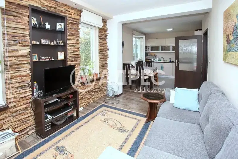 Three-room apartment in Bukston with terrace and garage