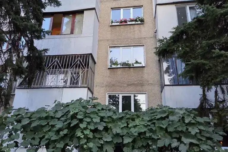 Three-room apartment in Bukston with terrace and elevator