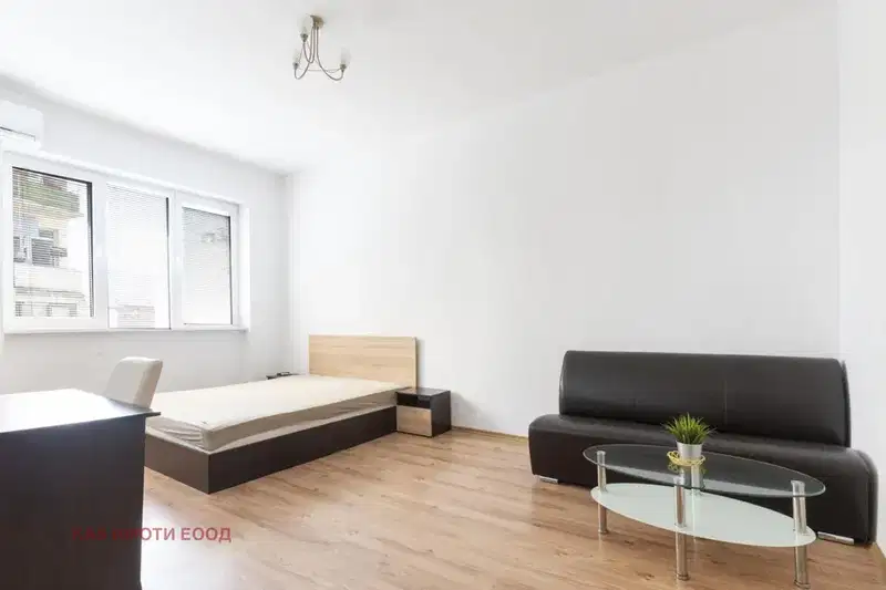 Two-room apartment with south aspect in Center, Sofia