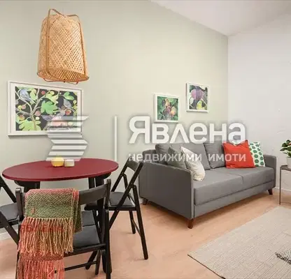 Снимка 4 — Двустаен апартамент с двор в Центъра на София