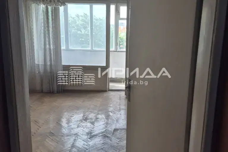 3-bedroom apartment in Sofia, Centyr