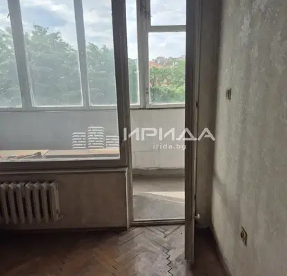 Снимка 4 — Тристаен апартамент с три тераси в Центъра на София