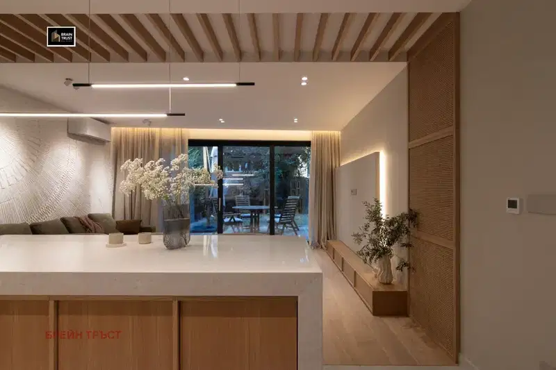 Three-room apartment with yard in Center, Sofia