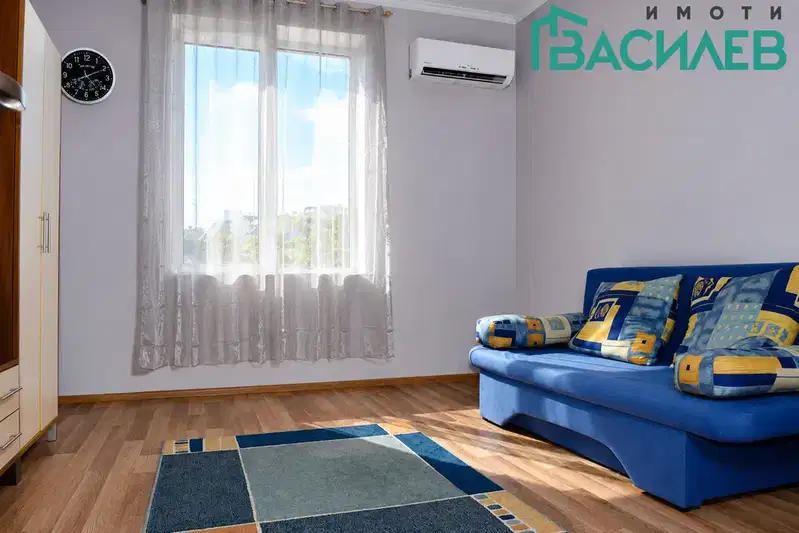 Three-room apartment with renovated bathroom in Center, Sofia