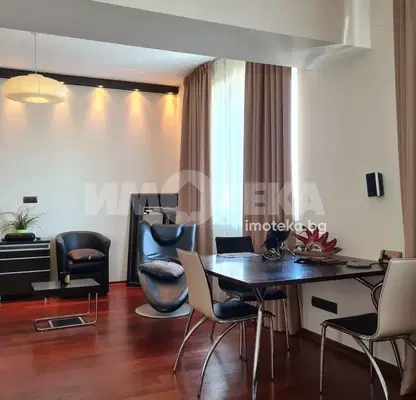 Photo 2 — Three-room apartment in Sofia Center with elevator