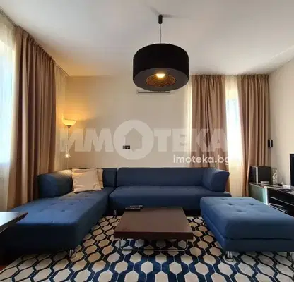 Photo 4 — Three-room apartment in Sofia Center with elevator