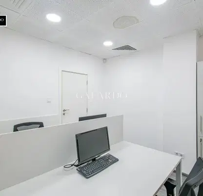 Снимка 2 — Просторен 3-стаен апартамент в Център, София с вътрешен двор