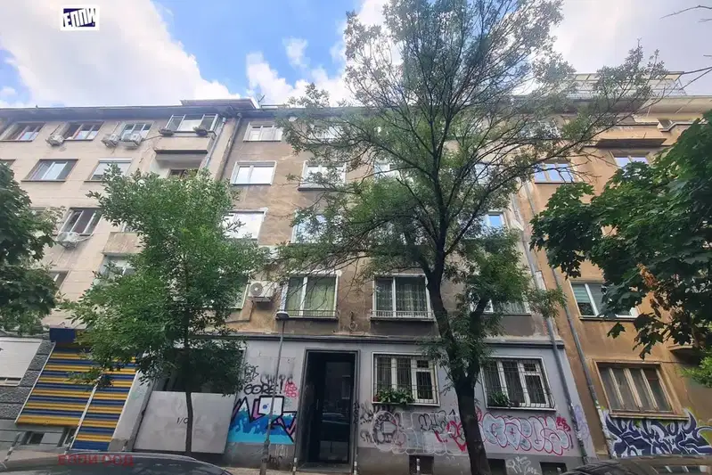 3-bedroom apartment in Sofia, Centyr
