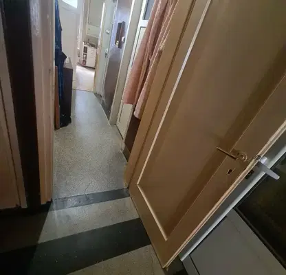 Снимка 2 — Тристаен апартамент 82 кв.м в Център, ул. Неофит Рилски