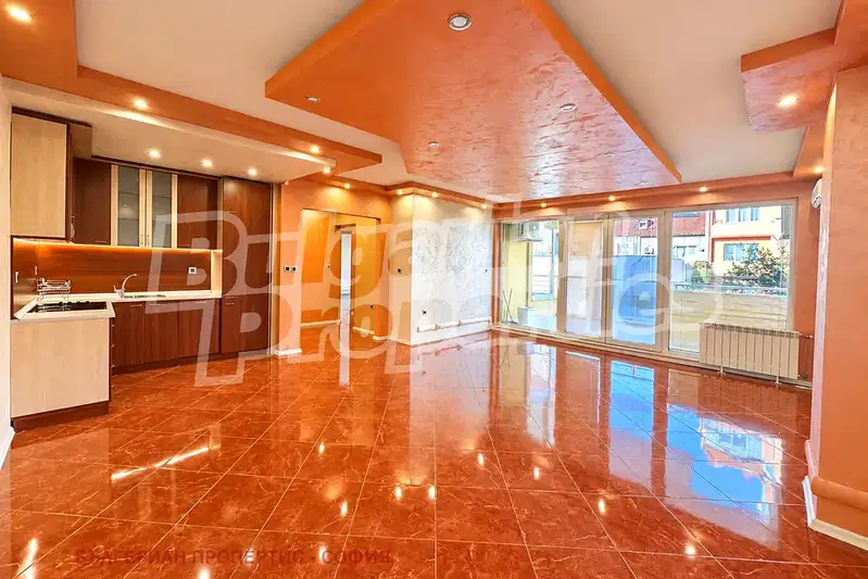 3-bedroom apartment in Sofia, Centyr