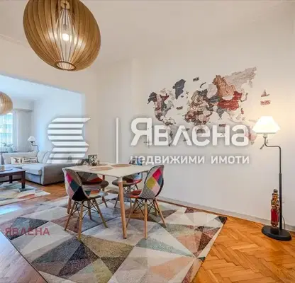 Снимка 4 — Тристаен апартамент в Център, София с тераса и гледка към двор