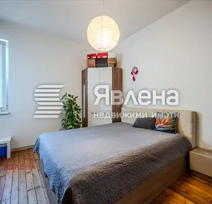 Снимка 5 — Тристаен апартамент в Център, София с тераса и гледка към двор