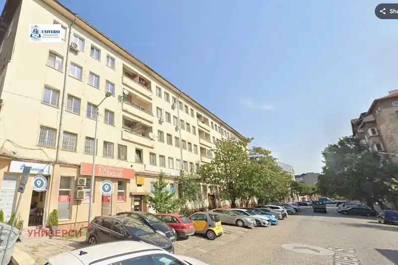 Three-room apartment with south aspect in Center, Sofia
